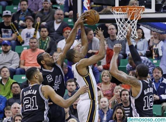 四柱液壓機的(de)常見問題有哪些(xiē)?